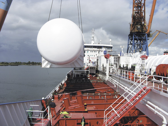 cm17-12-Wartsila-Lifting-tanks-at-yard